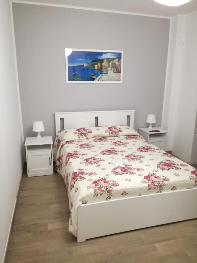La Terrazza Di Fabrizio 5 Minuti Dal Mare Villa Andrano Buitenkant foto